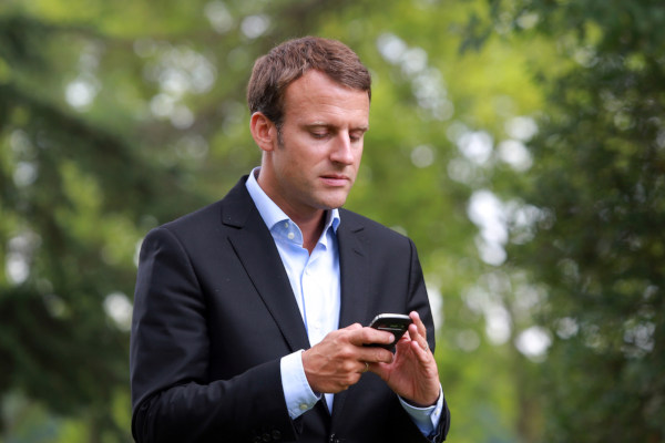 Le président Macron piégé par deux humoristes russes ?