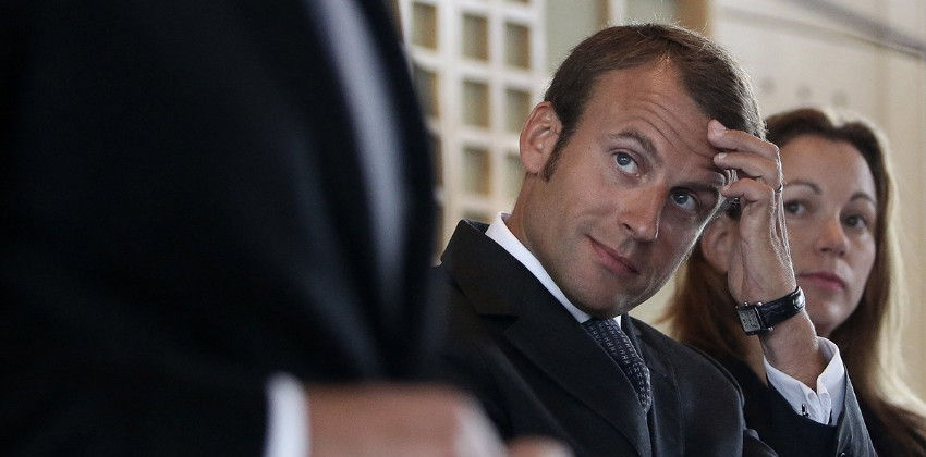 Nouveau montant du SMIC: 1.143,72 € net par mois SMIC, RSA, ASS ... Tout savoir sur ce qui va changer en 2016.
