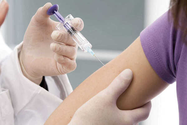 La vaccination obligatoire doit-elle s’arrêter en France ?
