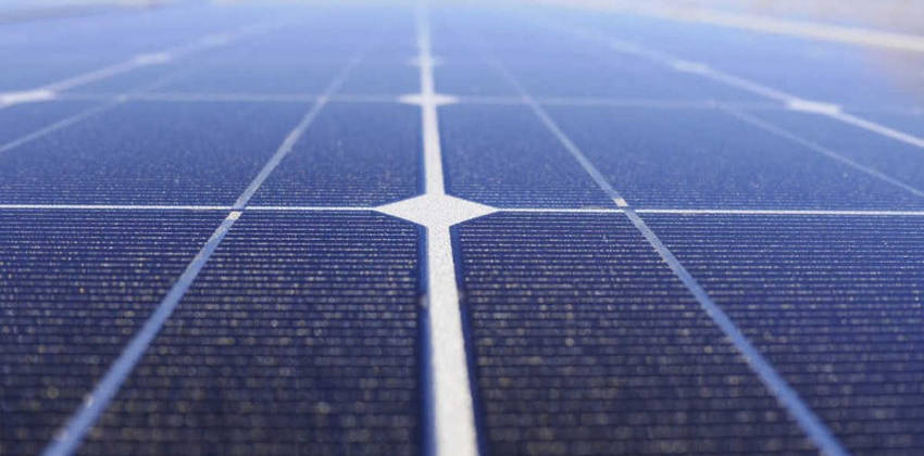 1 kilomètre de route permettra d'éclairer une ville de 5.000 habitants 1.000 kilomètres de routes solaires d'ici à 2021