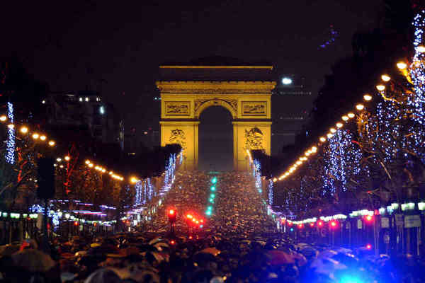 L'avenue des Champs-Élysées réservée aux piétons